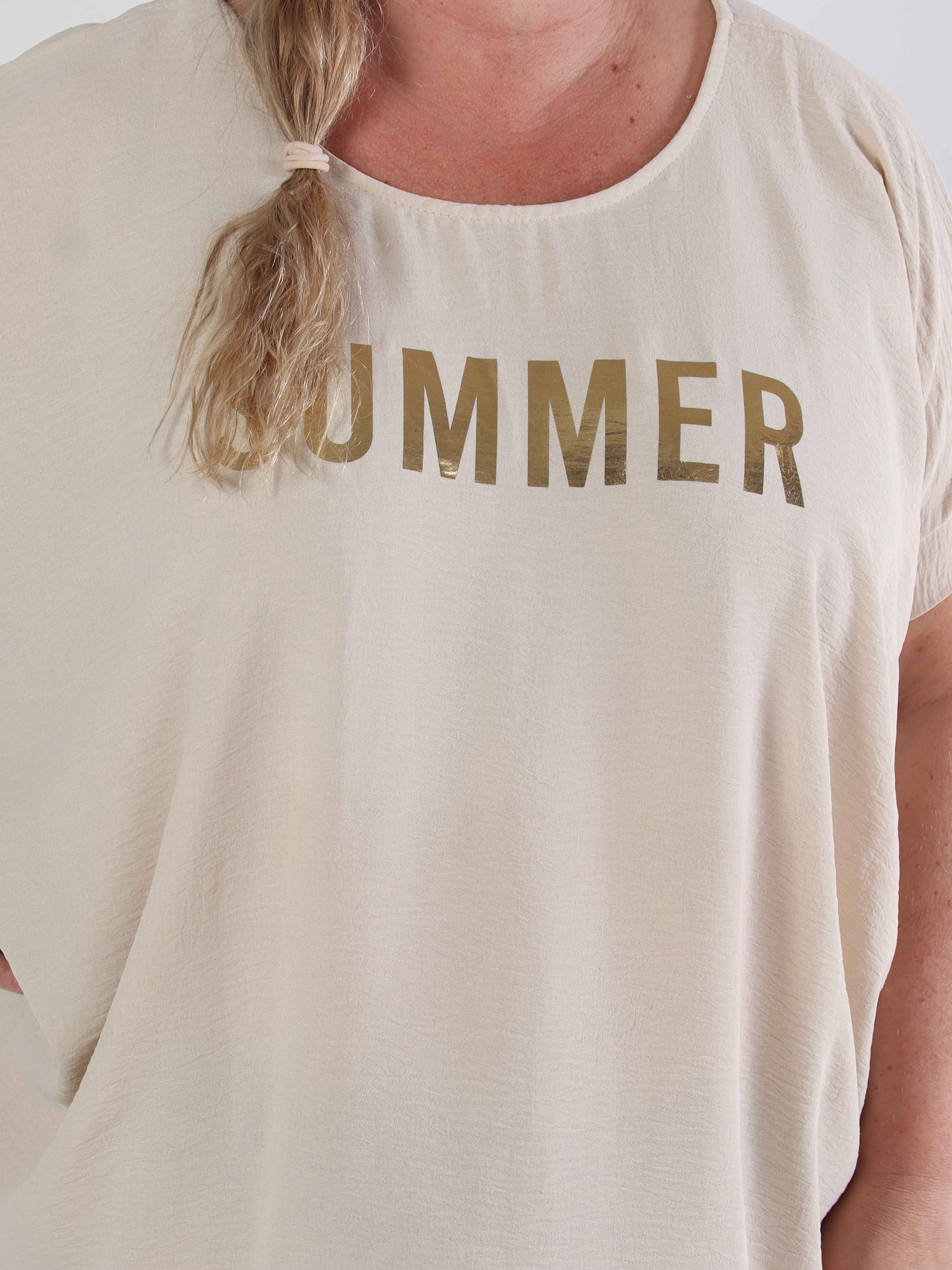 Bine - Söt plus size-klänning i lös passform med guldtryck på bröstet